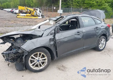 2016 Ford Focus Se z USA, uszkodzony, nr VIN 1FADP3F22GL327604